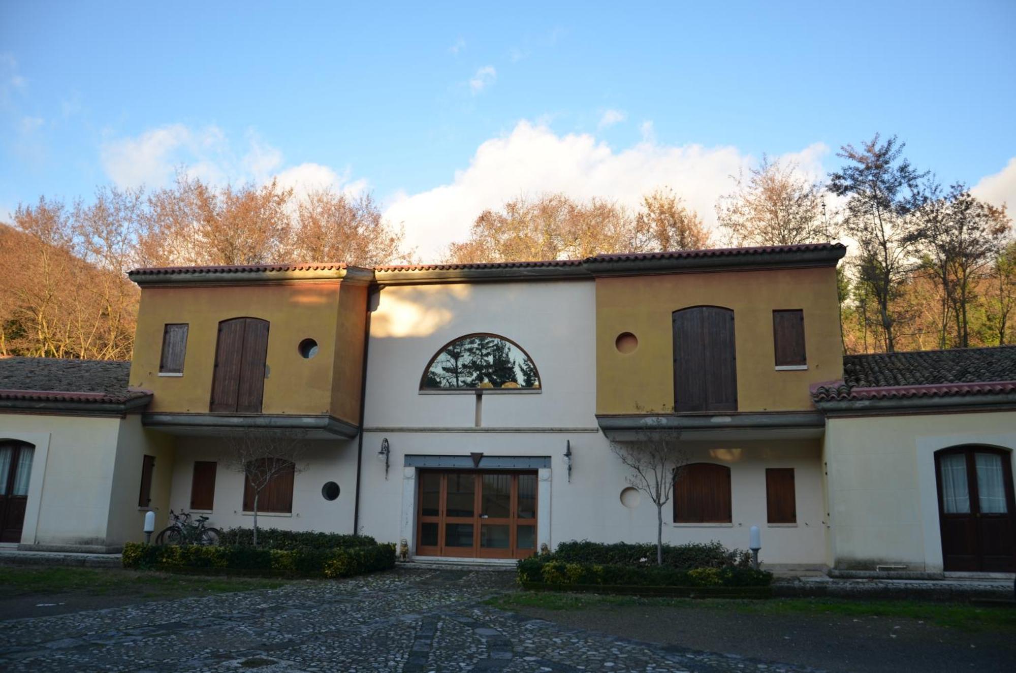 מונטיקיו Borgo Villa Maria מראה חיצוני תמונה