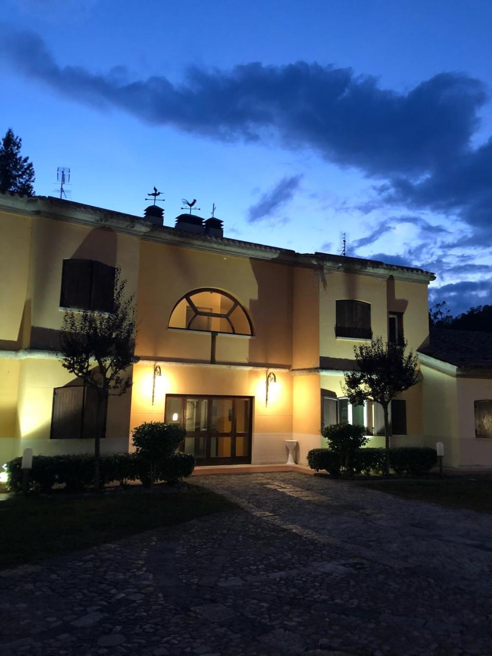 מונטיקיו Borgo Villa Maria מראה חיצוני תמונה