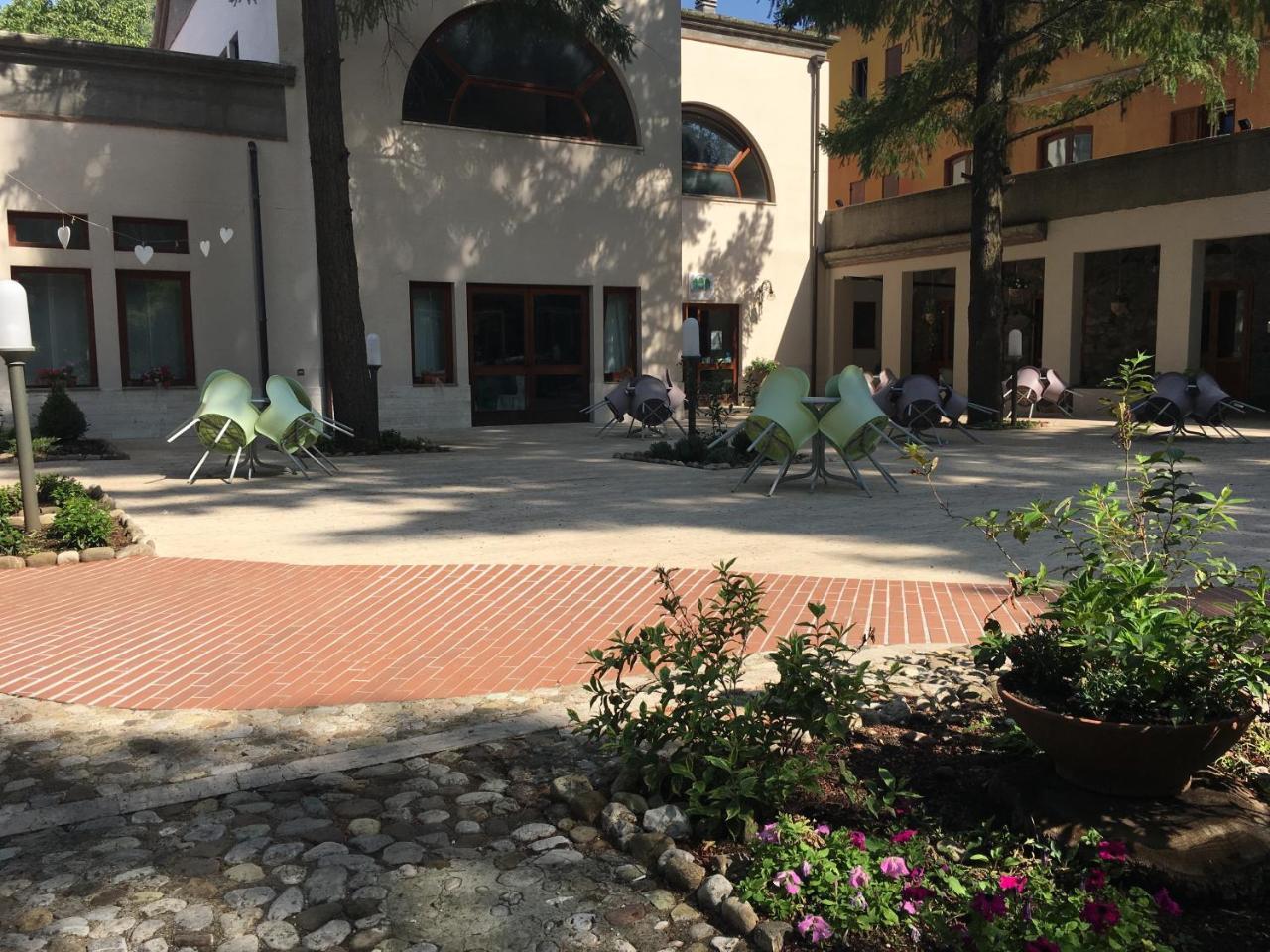 מונטיקיו Borgo Villa Maria מראה חיצוני תמונה